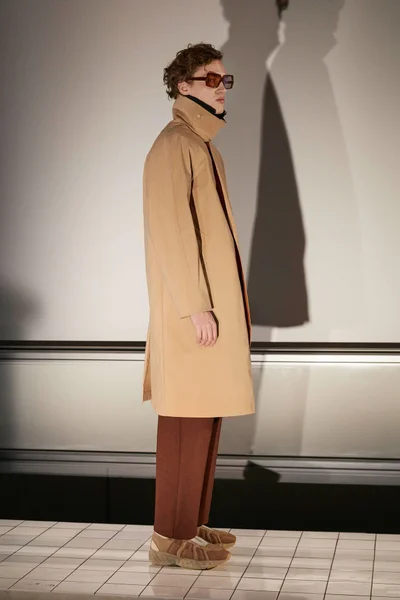 Look 24